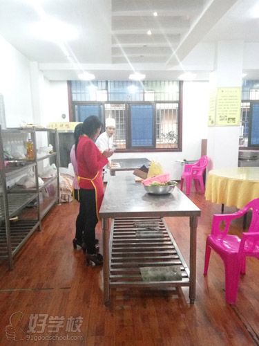 新食玳美食培训中心舒适干净的教学环境 新食玳美食培训中心舒适干净的教学环境