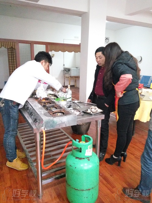 新食玳美食培训中心教学现场 新食玳美食培训中心教学现场