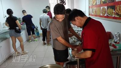 东莞市鸿之运小吃培训中心教学风采