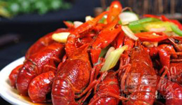 长沙口味虾蟹小吃培训班学员制作麻辣口味虾蟹 长沙口味虾蟹小吃培训班学员制作麻辣口味虾蟹