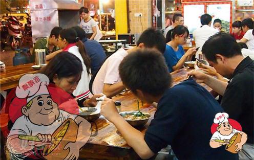 火爆市场飘飘香学员，学成开店，生意异常火爆