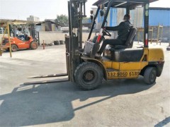 秋长哪有学叉车、秋长叉车培训驾校
