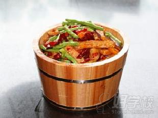 香喷喷的木桶饭