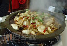 宏富小吃学校学员制作的石锅鱼 宏富小吃学校学员制作的石锅鱼