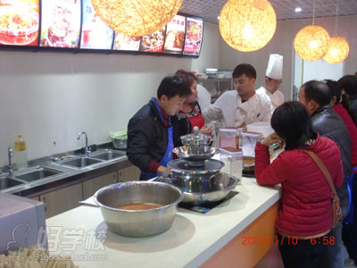 北京百斗源国际餐饮培训学校授课现场