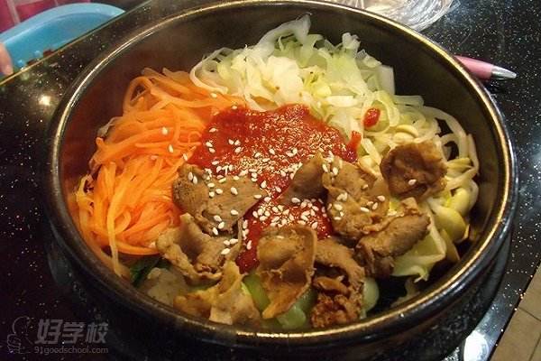 牛肉石锅拌饭