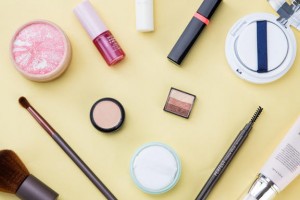 在吴江如何做一个出色的化妆造型师呢