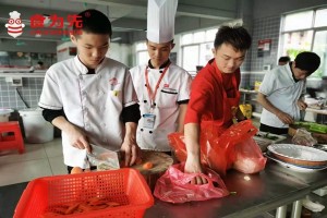 广州学做鸡翅包饭技术培训