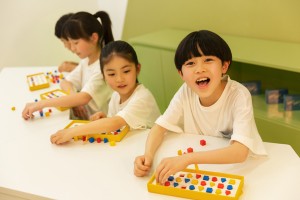孩子情商低如何改善？金华金色雨林来解答