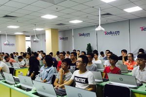 夫妻共同在达内学习 蜕变成更好的自己