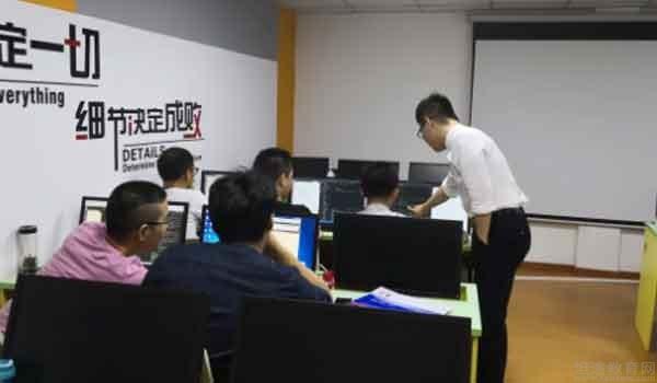 昆明达内教育
