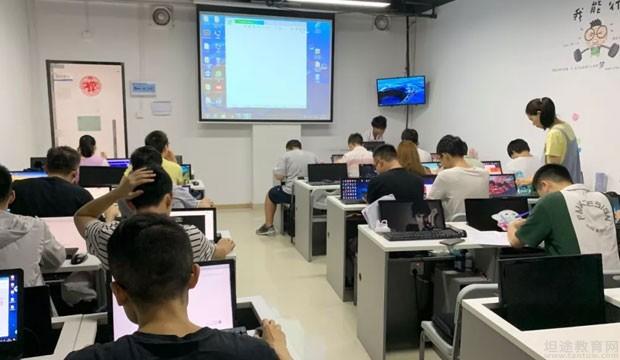 昆明达内科技