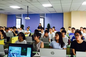 程序员年薪在10万以上，达内科技来点赞