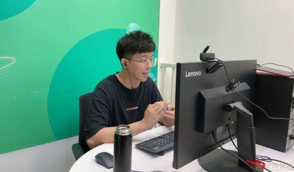青岛新东方英语教师