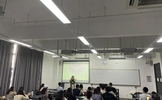 青岛新东方校内班实景