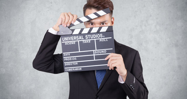 影视特效自学还是报培训班好