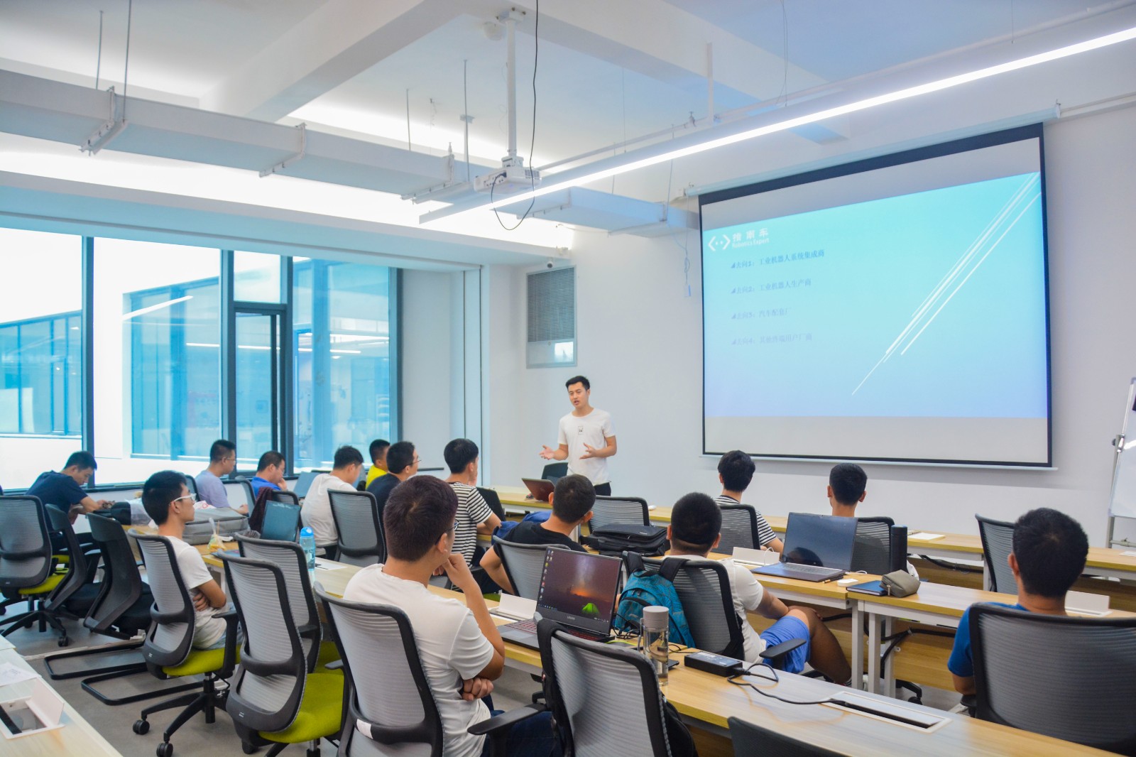 苏州工业机器人培训