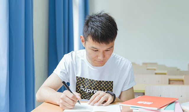 雅思写作基础替换词