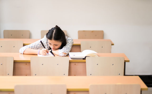 如何自学雅思考试