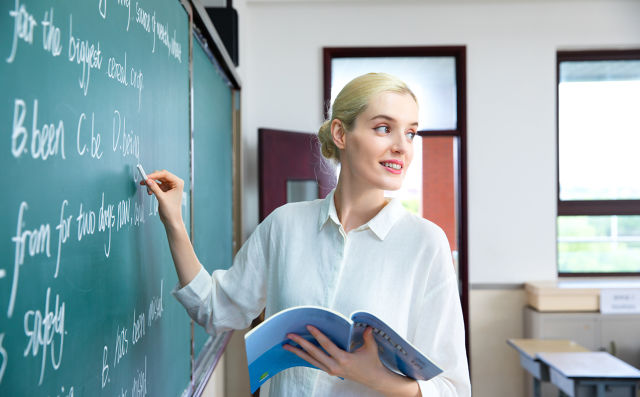 考雅思有听力吗