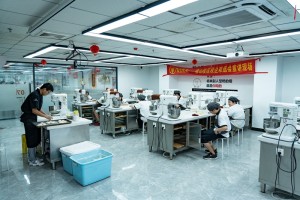 重庆烘焙培训学校要多少钱(西点行业的工资高吗)