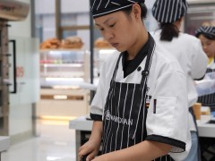 广州黄埔区十大西点蛋糕培训班排行榜(糕点烘焙师的收入如何)