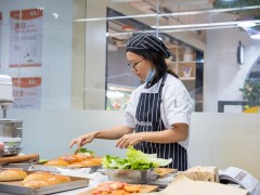 佛山三水学西点烘焙哪个学校好(新手怎么做烘焙)