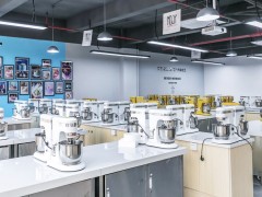 2023年佛山西点甜品培训辅导机构排名一览(女生学西点有前途吗)