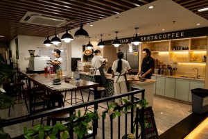 东莞横沥附近哪里有学做蛋糕的(目-西点师的收入如何)