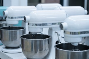 深圳哪里学蛋糕培训班(蛋糕面包这类烘焙难学吗)