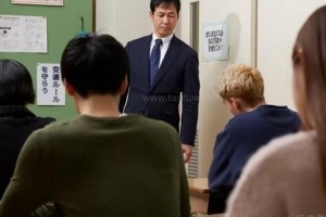 樱花日语小课堂-日本人泡澡为什么顶毛巾